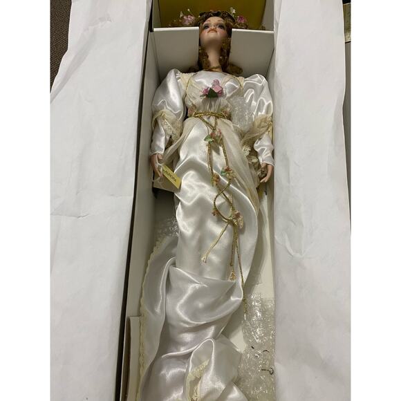 Seymour Mann Aurora Bridal Porcelain Doll A Connoisseur Collection - Picture 1 of 12